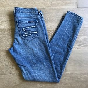 Seven7 Women's skinny jeans Sz 30 Med Wash